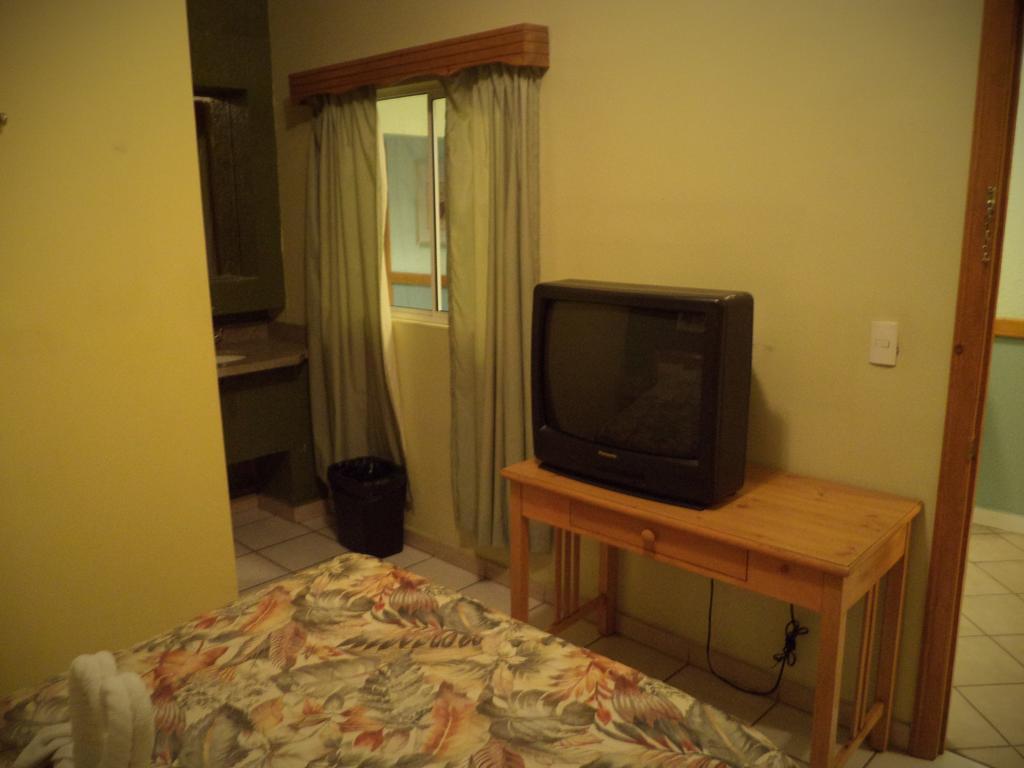 Hotel Diaz Тихуана Номер фото