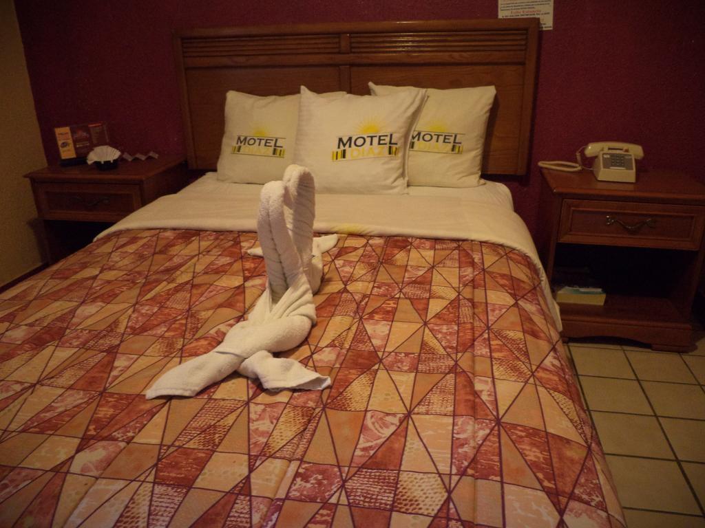 Hotel Diaz Тихуана Экстерьер фото