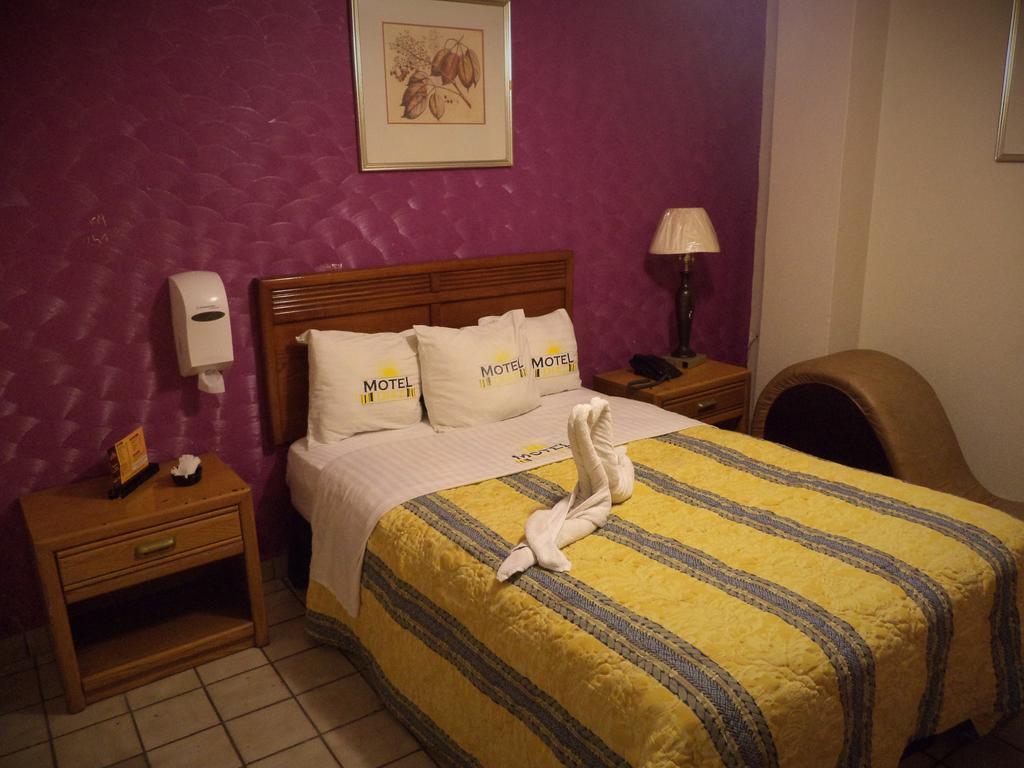 Hotel Diaz Тихуана Экстерьер фото